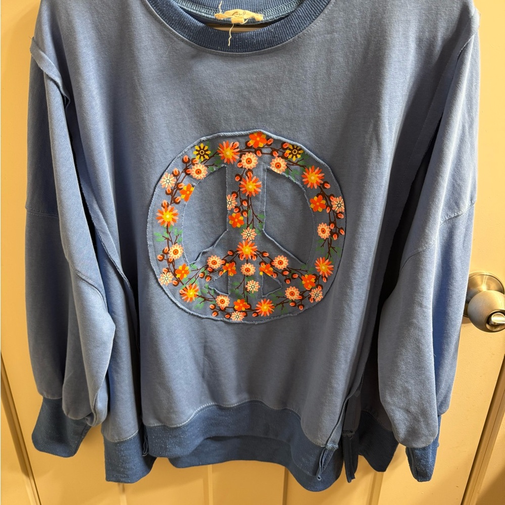 Easel Blue Top with Vibrant Floral Peace Sign Design - Picture 4 of 12